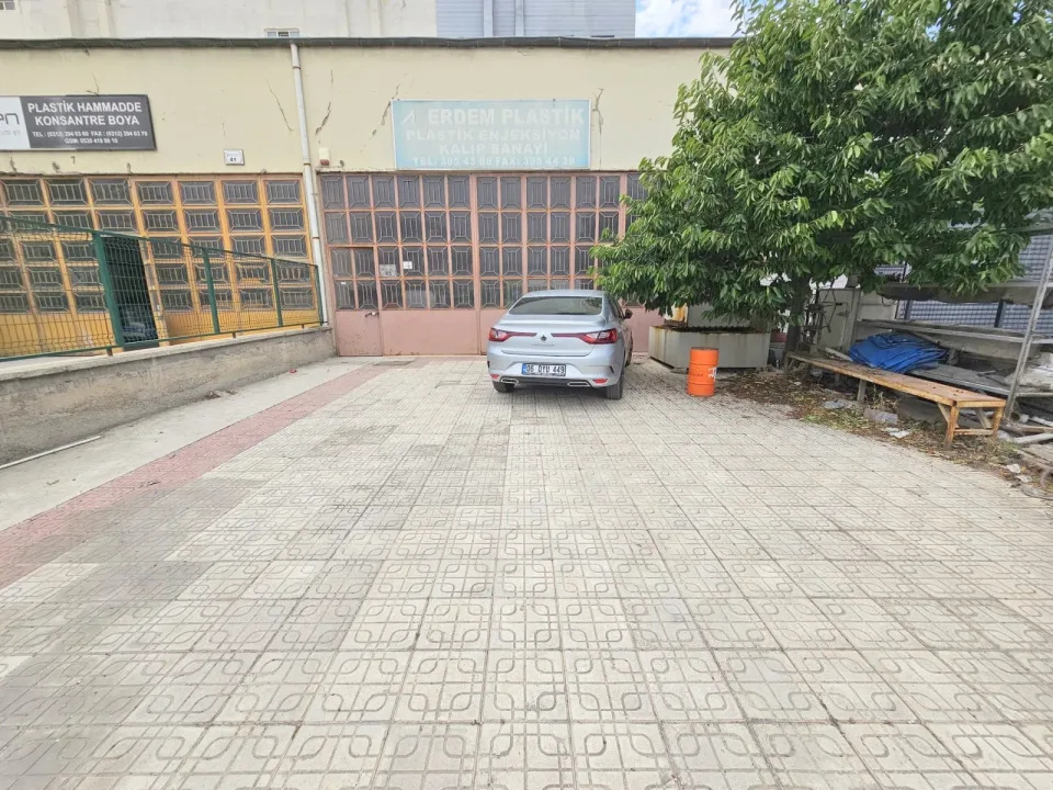 İvedik OSB'de Satılık Dükkan: Bulvar Üzeri, 250m², 25 Yıllık Kir — görsel 1